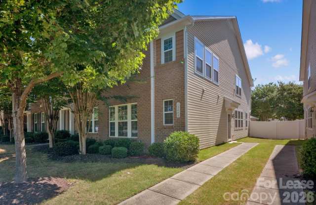 18448 W Catawba Avenue Gallery 1