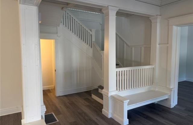 570 Washington Place Gallery 3