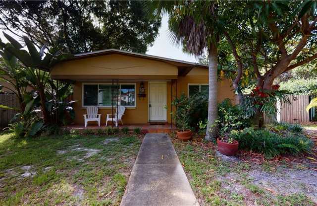 511 VILLAGRANDE AVENUE S - 511 Villa Grande Avenue South, St. Petersburg, FL 33707