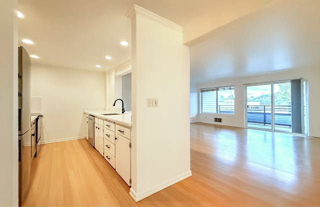 949 North 35th Street - 949 North 35th Street, Seattle, WA 98103