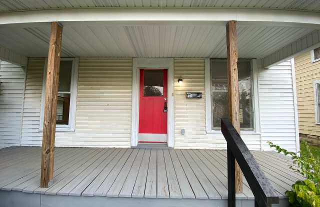 Campbell Estate : ** MOVE IN SPECIAL** - 526 Campbell Road, Sidney, OH 45365