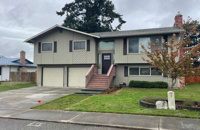 Spacious 3 Bedroom Home Close to Everything! Gallery 1