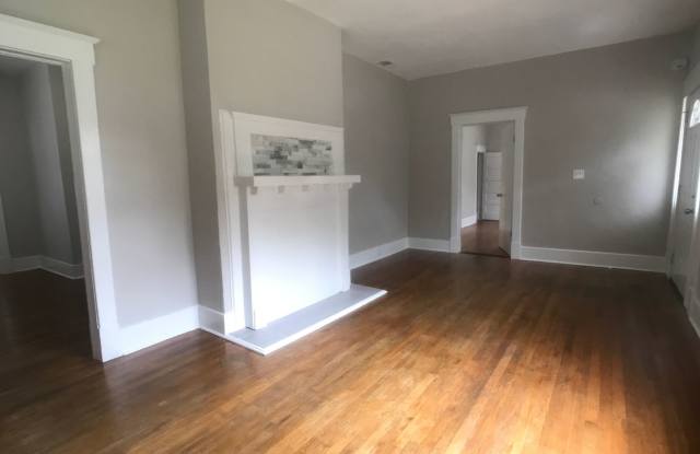 Hassle-Free Move-In — No Deposit + First Month Free! Three Bedroom Home Near Daffin Park Gallery 3