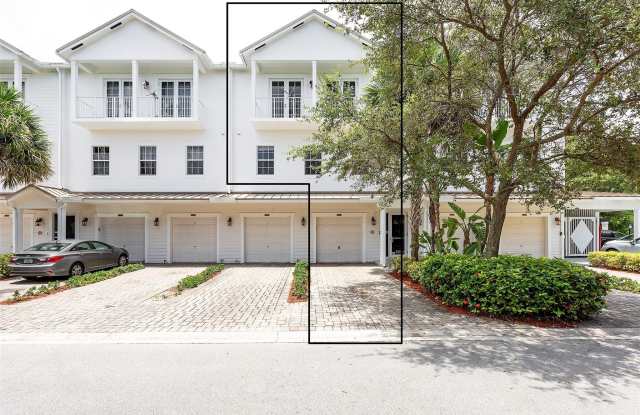 6809 N Lakeside Circle Gallery 2