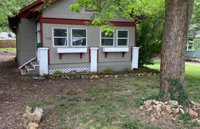 Updated 3 bed/1 bath, 1200 sqft home! photos photos