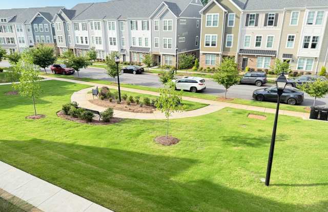 Spacious Modern End-Unit Davidson Townhome - Lake Davidson Access photos photos Spacious Modern End-Unit Davidson Townhome - Lake Davidson Access photos photos