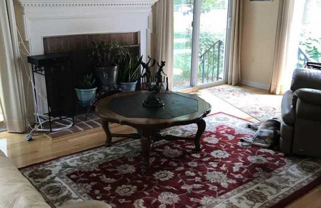 208 FAIRGROVE CIR Gallery 4