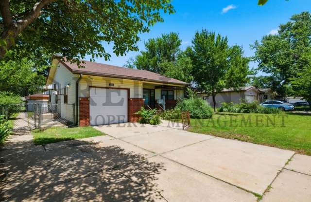 2425 North Marigold Lane Gallery 2