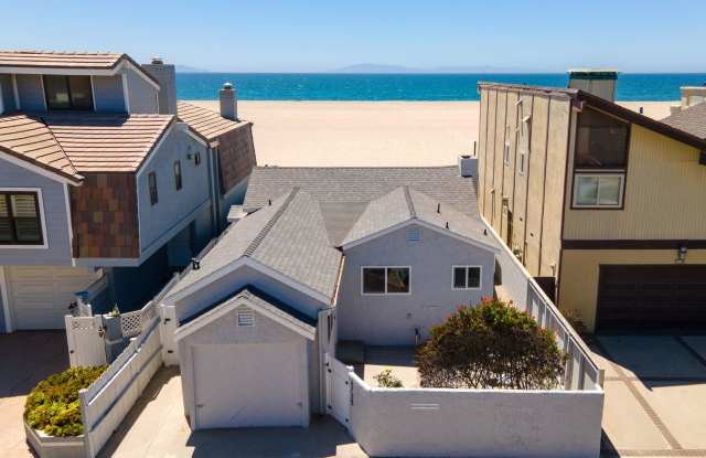 Hollywood Beach | Beachfront | Fully Furnished | 2 Bed + 2 Bath - 3725 Ocean Drive, Channel Islands Beach, CA 93035