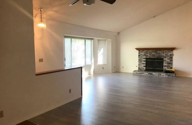 2841 Altura Avenue Gallery 3