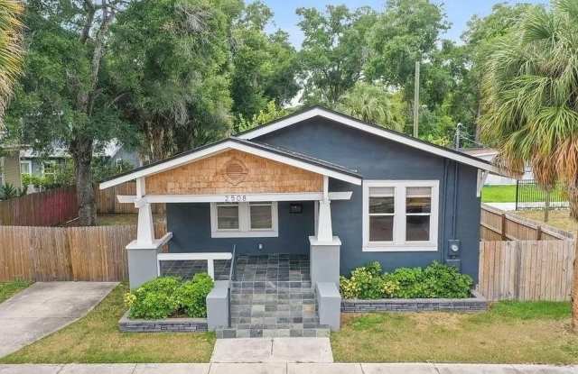 2508 N OLA AVENUE photos photos