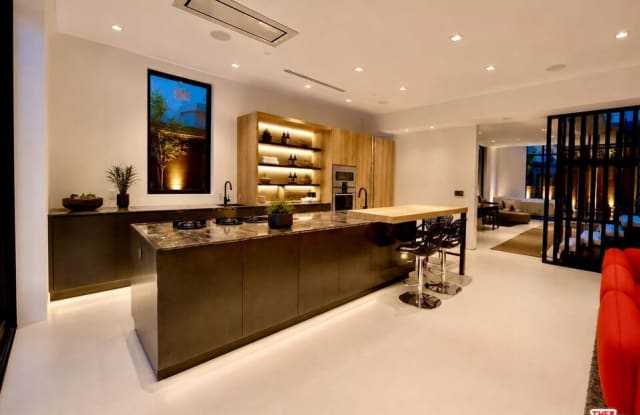 8741 Dorrington Avenue Gallery 3