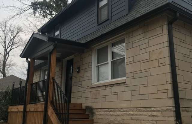 612 N. Dunn St Gallery 2