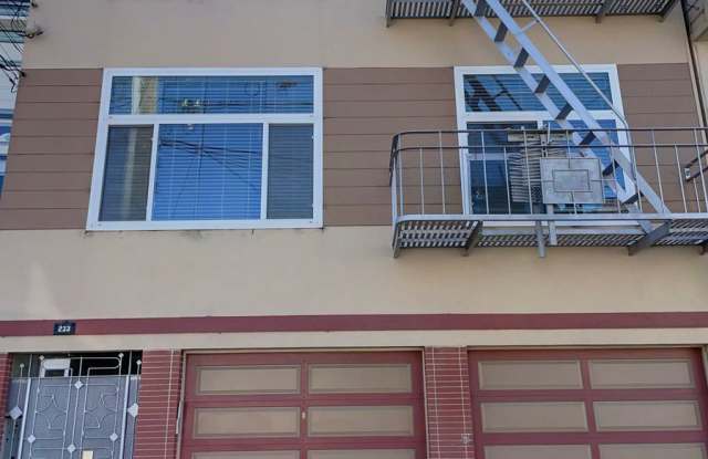 1 Bed, 1 Bath Noe Valley Apartment - Parking Included - 233 29th Street, San Francisco, CA 94131