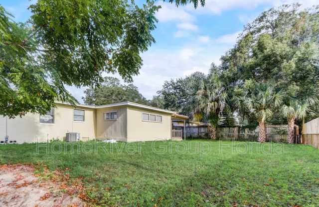 5766 Dickson Rd - 5766 Dickson Road, Jacksonville, FL 32211