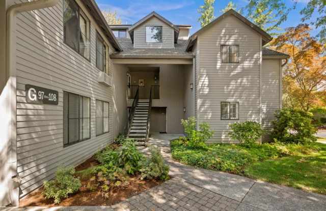 Stylish Lake Oswego Condo with Loft — Walk to Shops  Parks photos photos