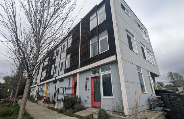 Modern Beacon Hill Townhouse - 3608 South Raymond Street, Seattle, WA 98118