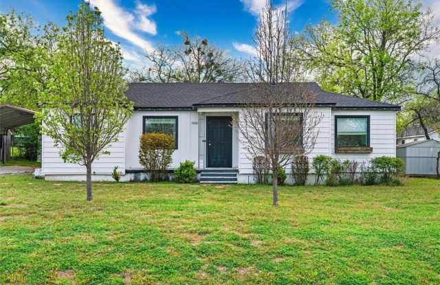 1408 N Elm Street photos photos