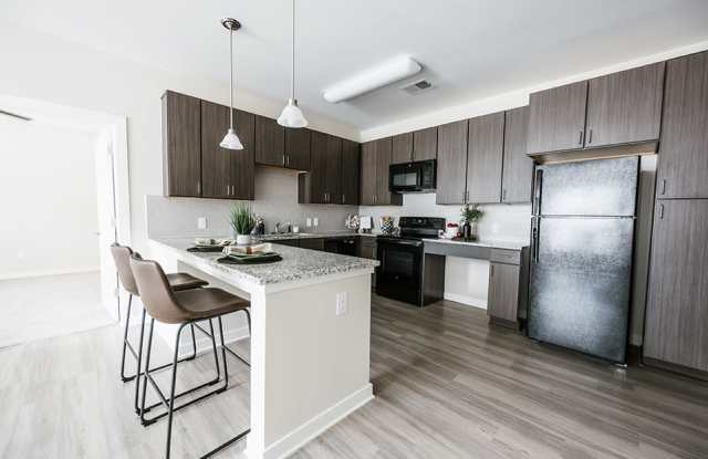 The Alden at Westmoor - 1140 Bridgefield Place, Charlotte, NC 28216