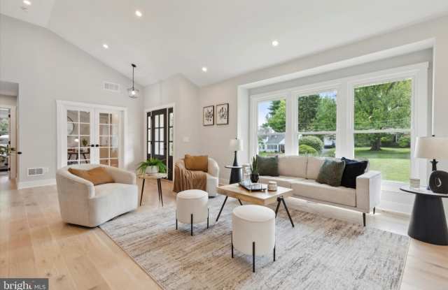 104 FURLONG Avenue Gallery 2