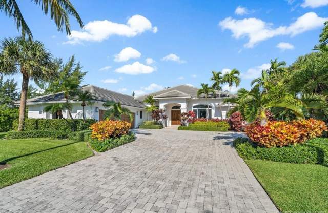 2941 Lake Drive - 2941 Lake Drive, Riviera Beach, FL 33404