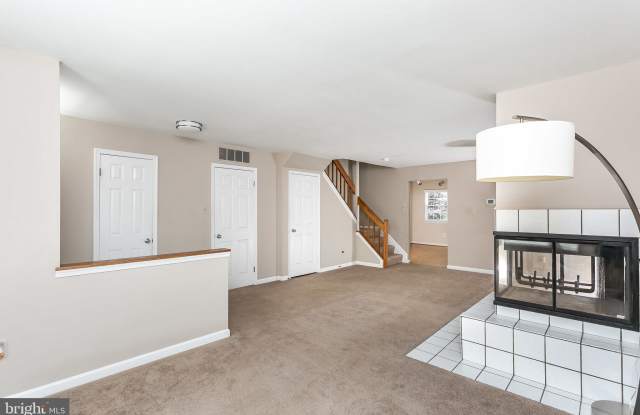 8002 UPPERFIELD LANE Gallery 3