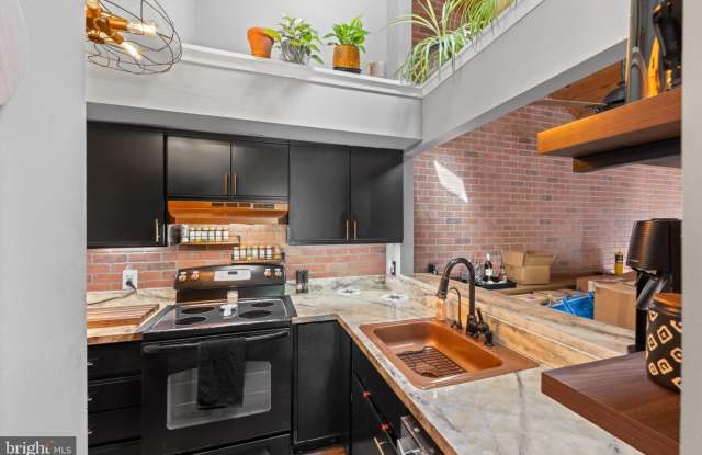 24 BROOKSIDE Court Gallery 4