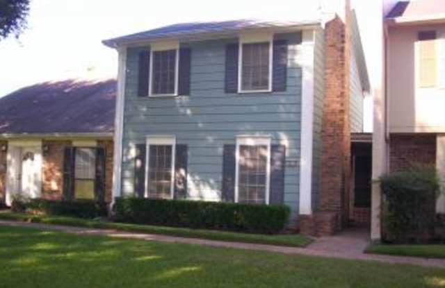 Village Green Townhouse for Lease! photos photos