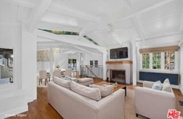 10421 Hebron Lane Gallery 3