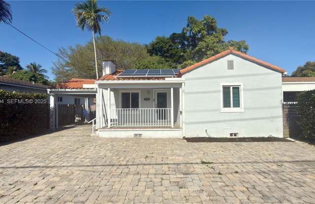 1757 SW 24th Ter photos photos