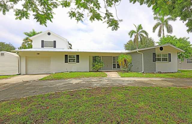 AVAILABLE NOW SFH McGregor Blvd photos photos