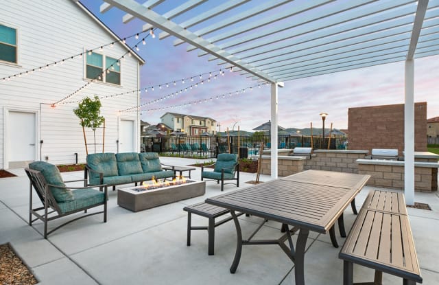 Blue Oak Apartments Gallery 3