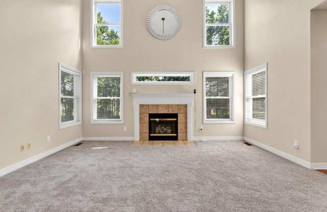 6935 Blue Holly Drive Gallery 2