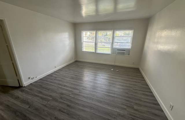 2425 Silver Lake Blvd.B photos photos 2425 Silver Lake Blvd.B photos photos