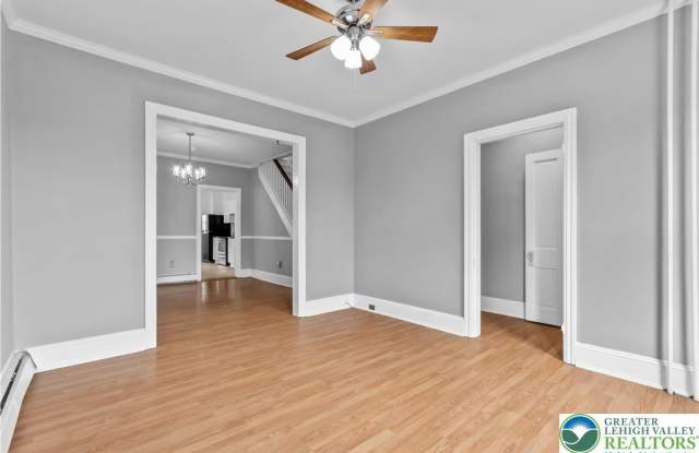 227 E Garrison Street Gallery 4