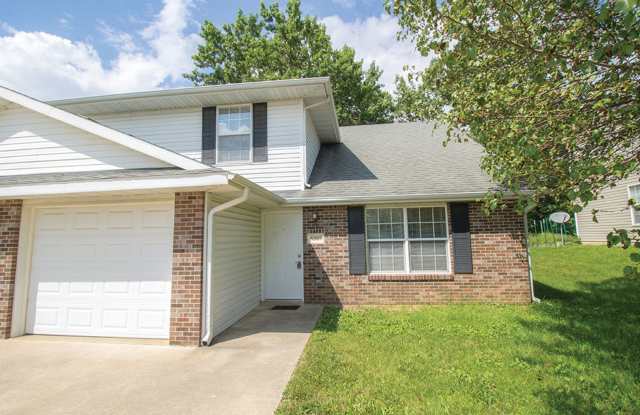 Northern 4 Bedroom Duplex - 5307 East Trikalla Drive, Boone County, MO 65202