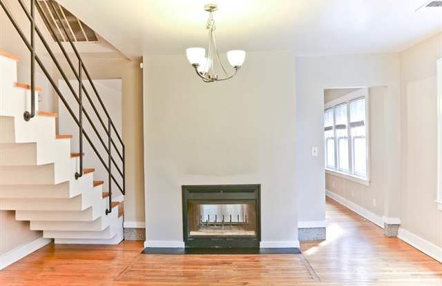 5305 Vickery Boulevard Gallery 3
