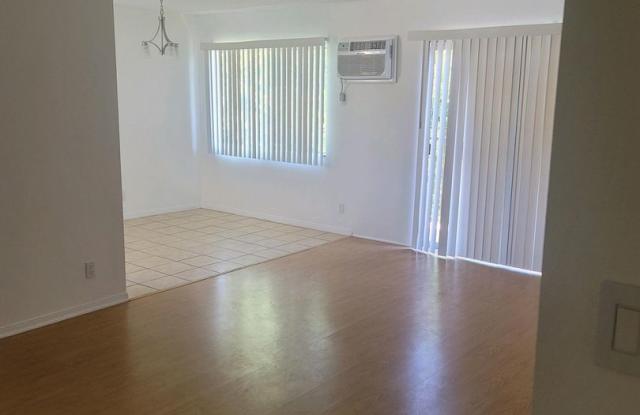 816 Westmount Drive LP Gallery 3