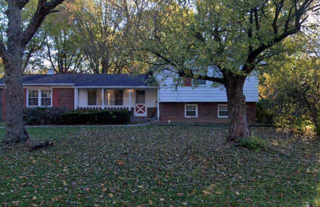 Charming 4-Bedroom Tri-Level Home in Wayne Township - 511 Chapel Hill West Drive, Indianapolis, IN 46214