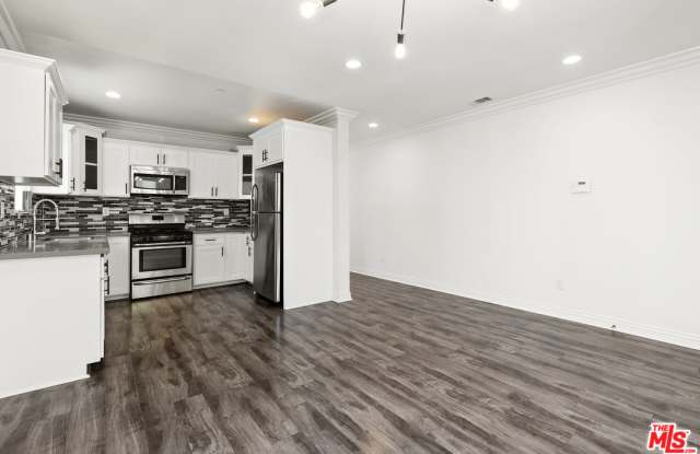 2216 S Palm Grove Ave Gallery 2