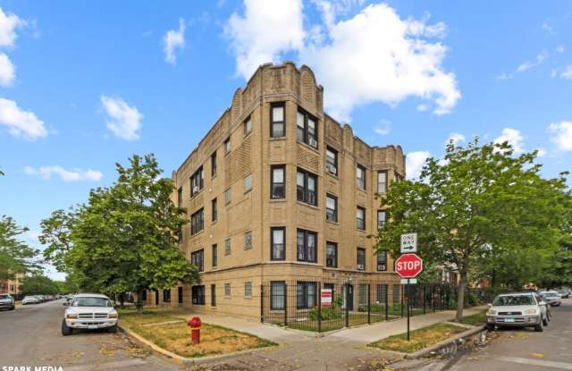 3606 W Dickens Avenue photos photos