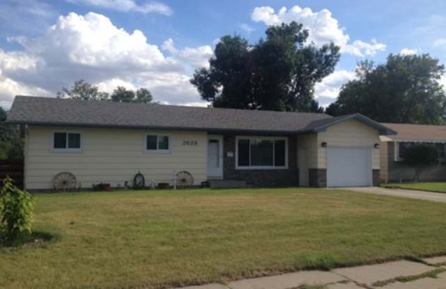 4 Bed (1 non-egress) 1 Car Garage House on the Westend photos photos