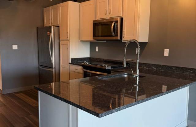 Oak Knitting Mill Apartments – Franklin Square Available Gallery 2