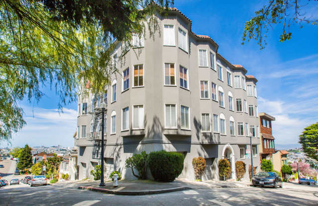 390 LIBERTY Apartments Gallery 4