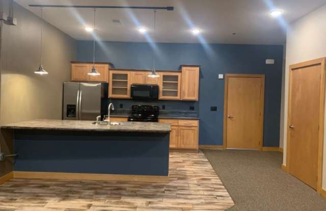 208 N Main St - 208 North Main Street, Hutchinson, KS 67501