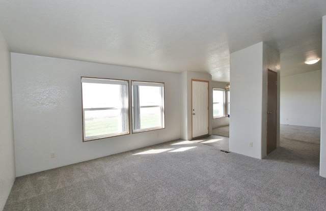 Spacious Single-Level Home in the Country Gallery 4