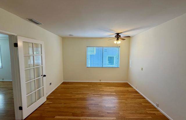 1431 Oneonta Knoll Gallery 1