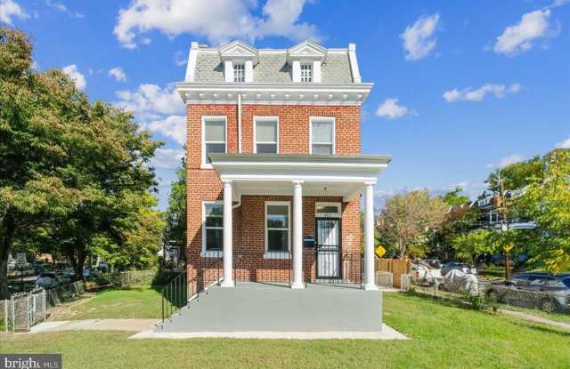 401 SHEPHERD Street NW Gallery 1