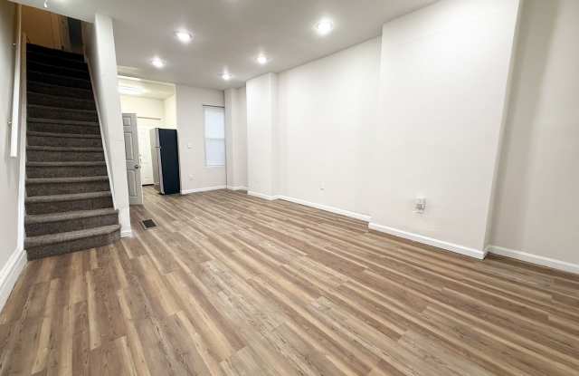 Recently Renovated 2-Bed Townhome Near Temple University! One Month Free for Move-In by November 1st! Gallery 3