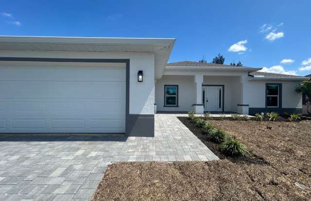 Coming soon  4/3  new construction overlooking canal photos photos